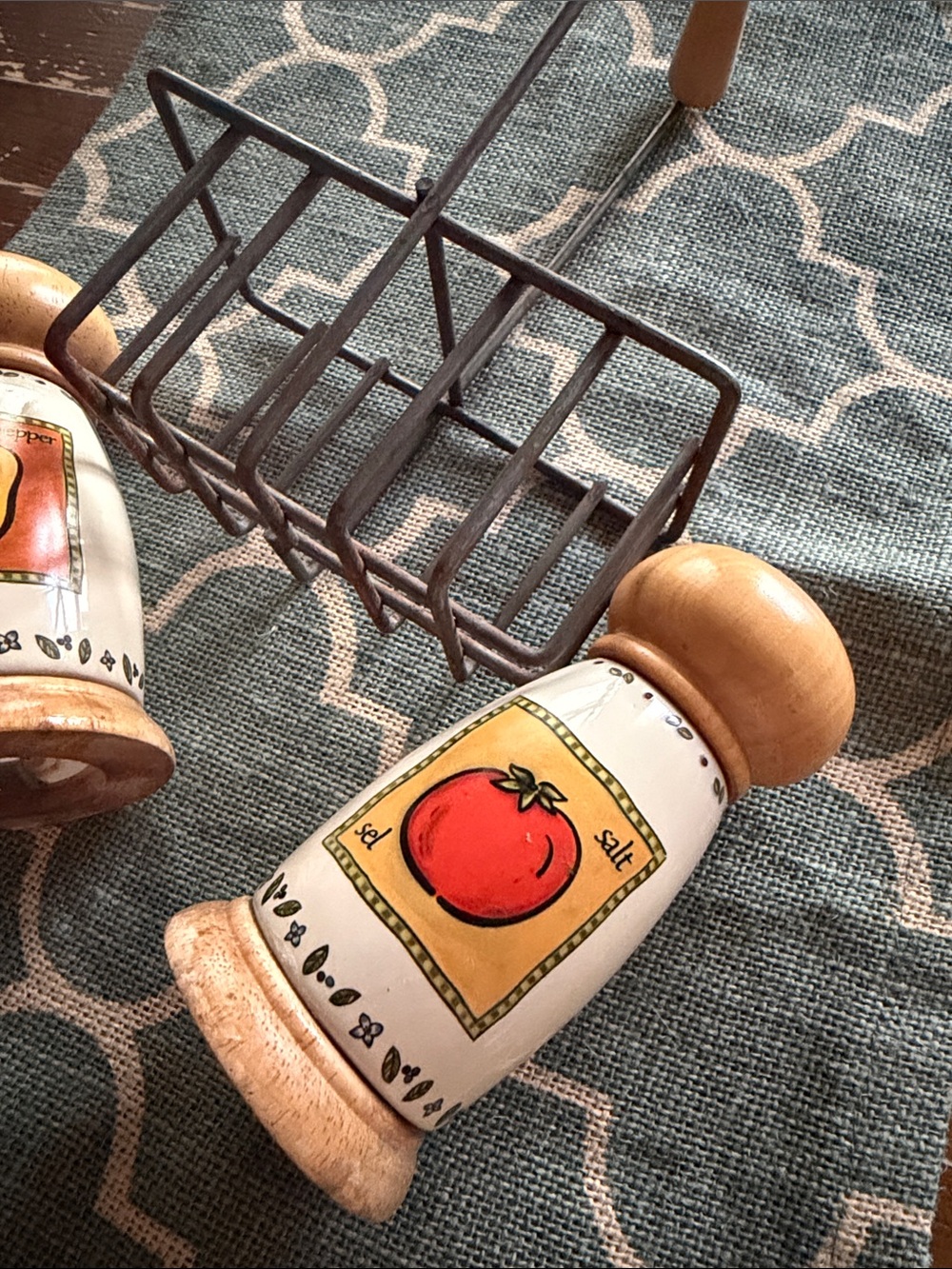 French style Salt & Pepper Shakers - Picture 4 of 12